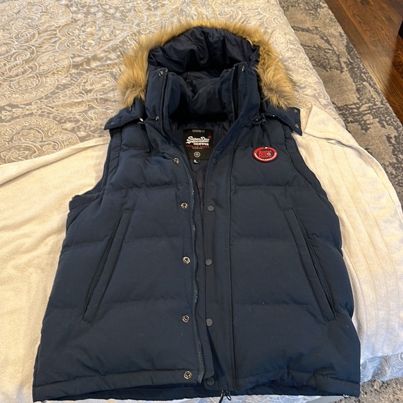 SuperDry Puffer Vest with fur lined hood - Picture 6 of 6